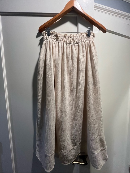 Max Studio Dresses & Skirts - Max Studio Light Cream Elastic-Waist Midi Skirt with pockets